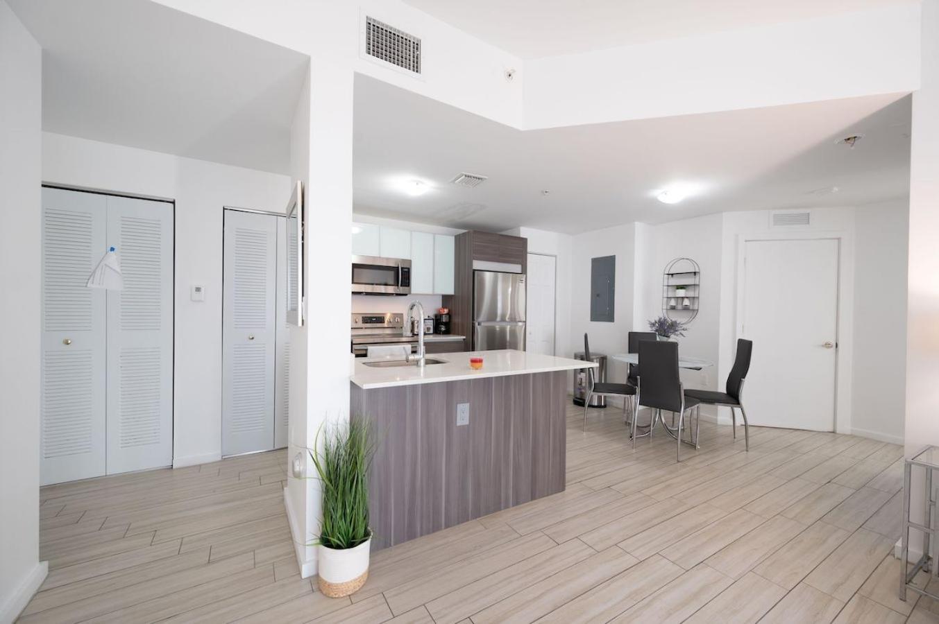 Subtle 2 Bed In Edgewater Downtown With Free Parking Leilighet Miami Eksteriør bilde
